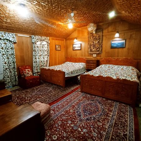 Merry Dawn Houseboat ศรีนาการ์ ภายนอก รูปภาพ