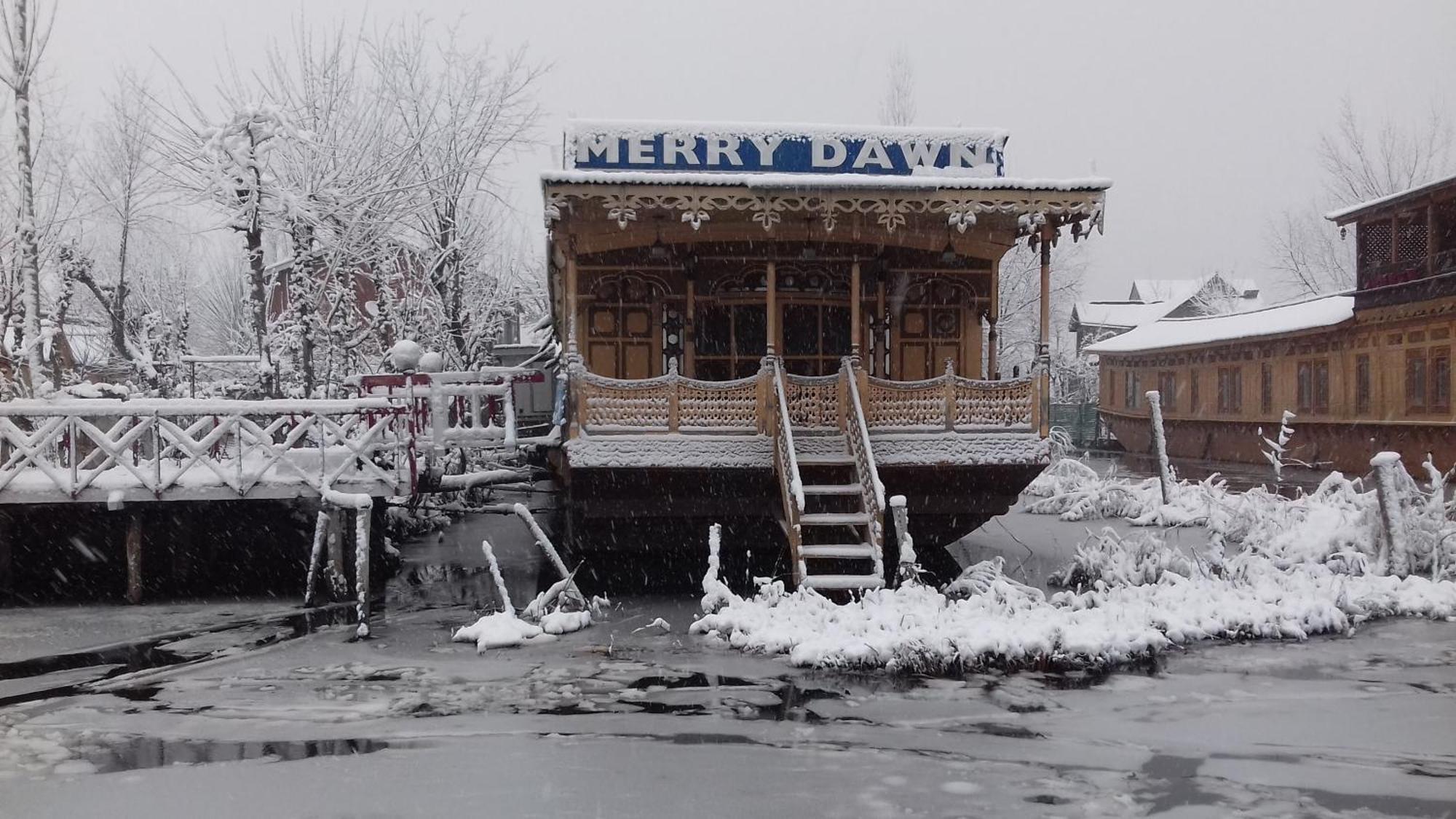 Merry Dawn Houseboat ศรีนาการ์ ภายนอก รูปภาพ